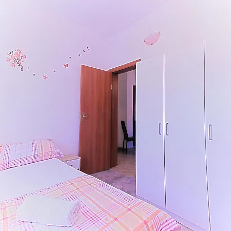 Apartment Tina